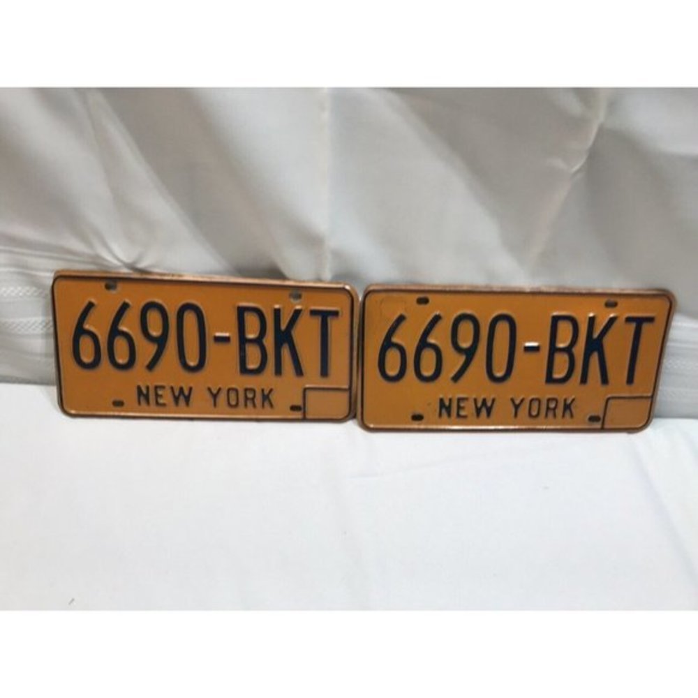 Vintage NY license plate tag set 6690-bik Old School Gold Retro New York